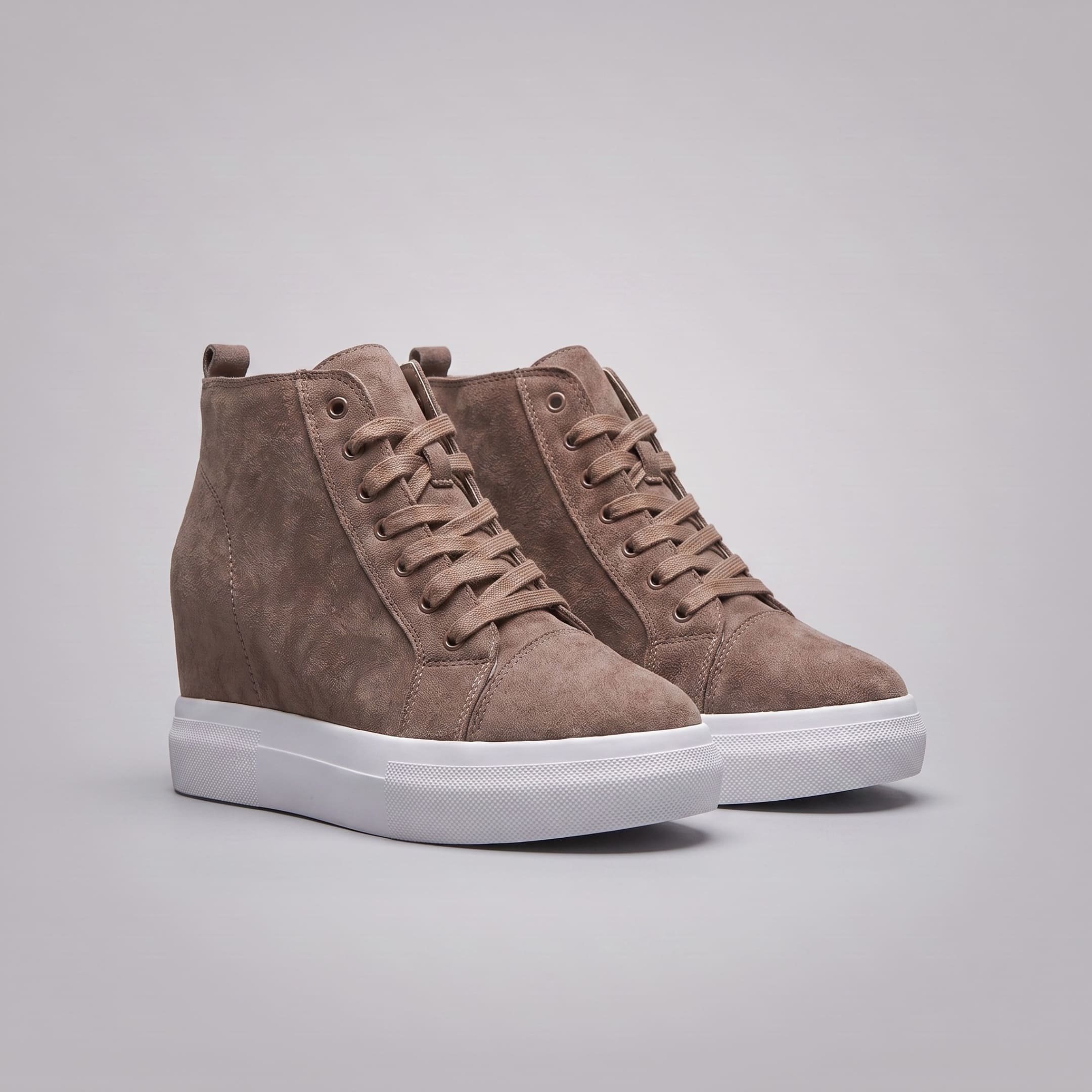 FORCIANO PRESLEY Khaki sneakers for Women shown as a pair from a front three-quarter angle with premium suede leather uppers, matching laces and white soles.